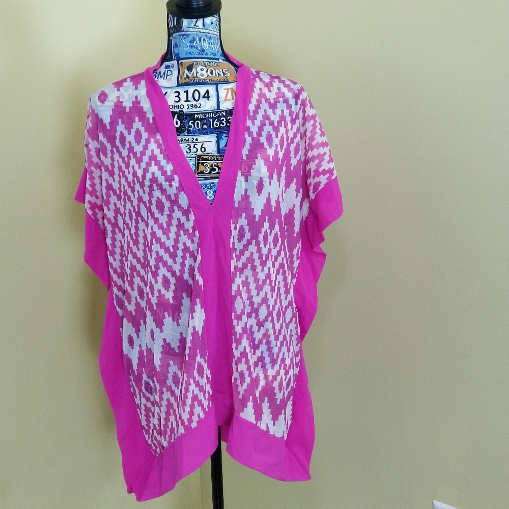 NY & Co NWT Women's Pink & White Geometric Print Nylon Loose Fit Top Size Medium